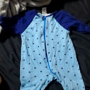 Gerber long sleeve onesie size 0-3 months